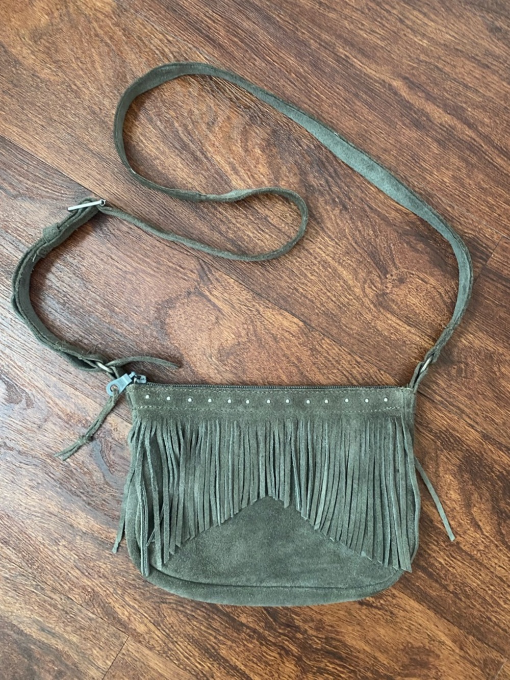 Gray Minnetonka fringe shoulder bag/purse!